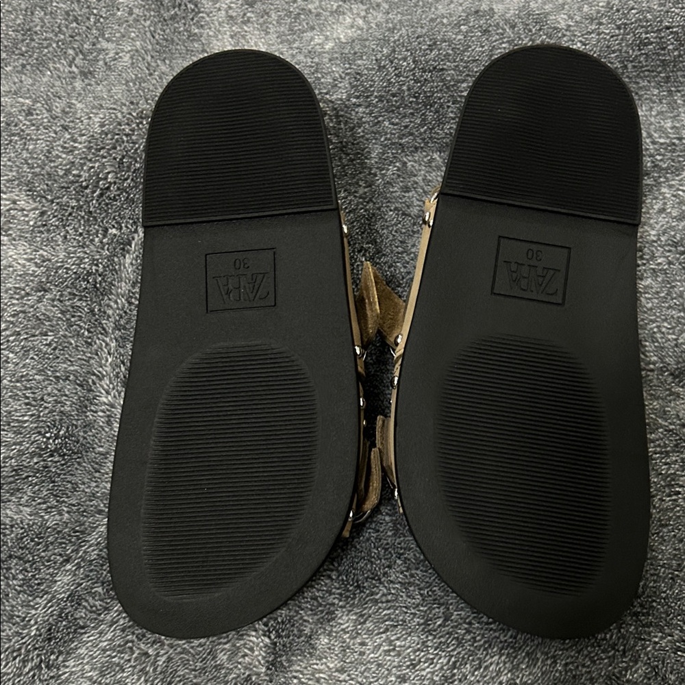 Zara Kids Camel Sandals with Silver Studs - Picture 4 of 4